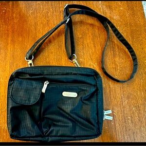 Baggallini women’s black Crossbody bag purse
